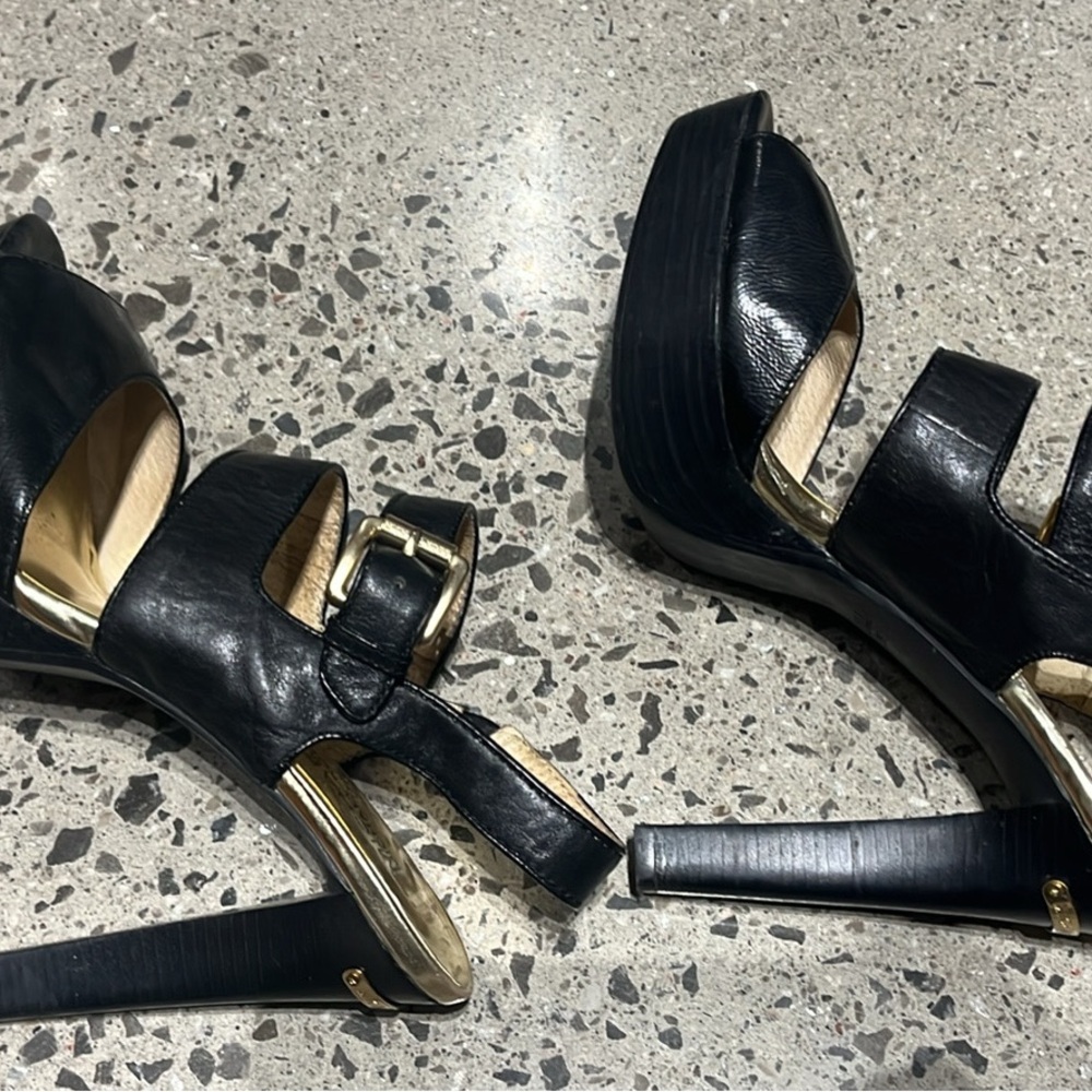 MICHAEL Michael Kors Black Leather gorgeous high heel sandals - Picture 4 of 6